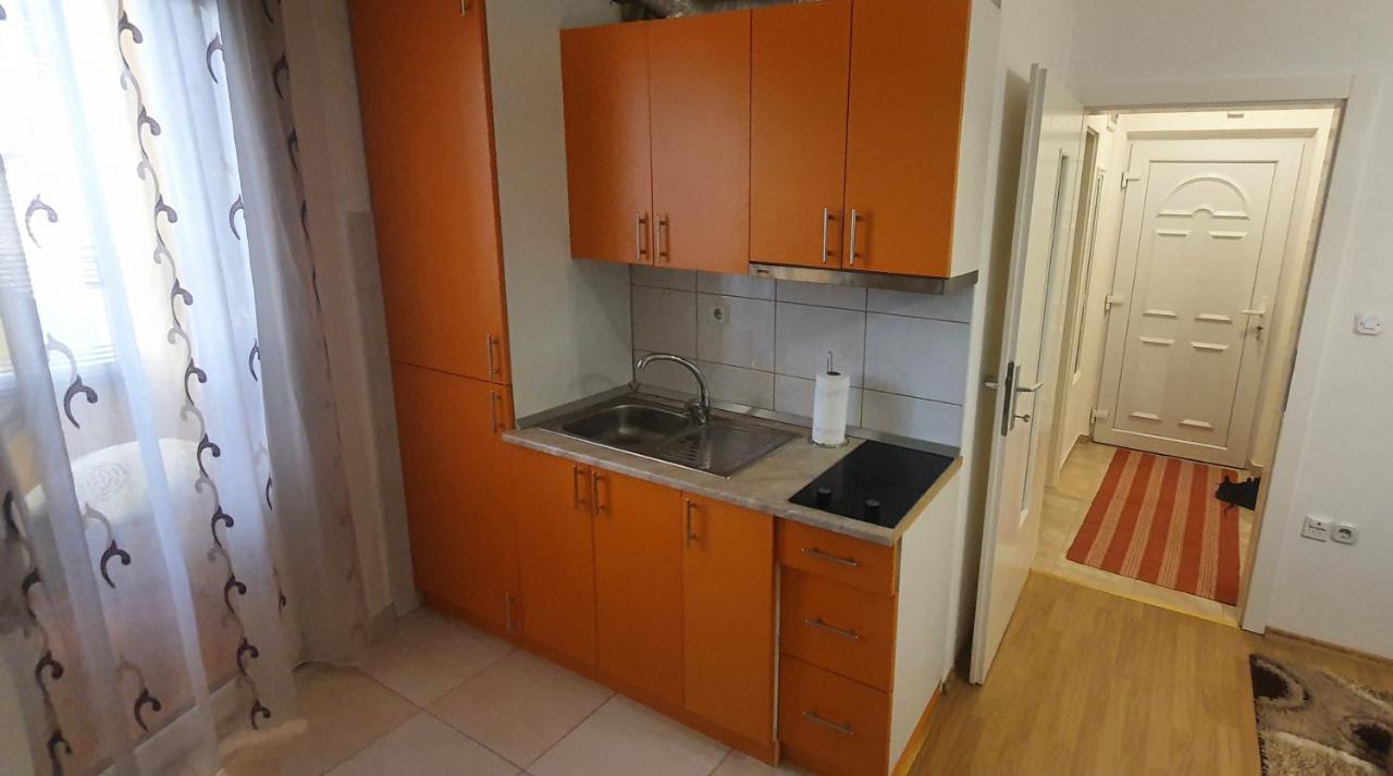 Stan Na Dan Prnjavor, Gajba U Centru Exterior foto